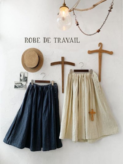 画像1: ROBE DE TRAVAIL／刺繍とボタンのスカート