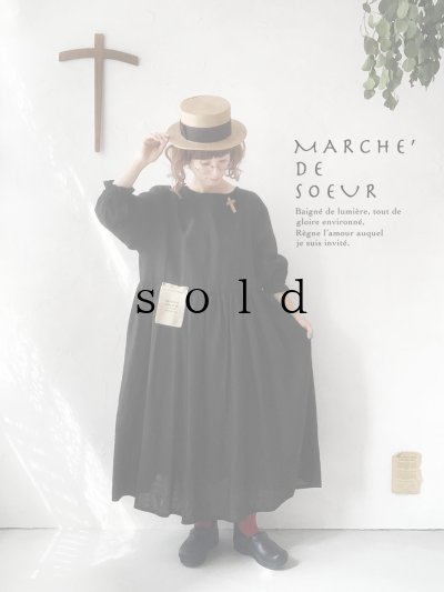 画像2: MARCHE' DE SOEUR／木の十字架ブローチ付きギャザーワンピース・黒