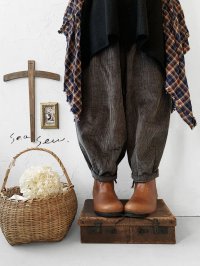 seasew.／コーデュロイ裾ダーツパンツ・チャコール