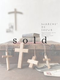 MARCHE' DE SOEUR／木の十字架ネックレス