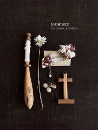 toromeco／”tsubuto” スフレスパンコールのイヤリング・ブラウンレッド