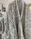 画像2: nepal hand knit/ニットポンチョ・グレー【フランスアンティーク・エパングル付】 (2)