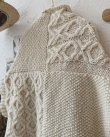 画像15: nepal hand knit/ニットポンチョ・グレー【フランスアンティーク・エパングル付】 (15)