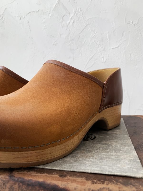 SALE・12月末まで】dansko／ブレナ バーニッシュスエード・Tan