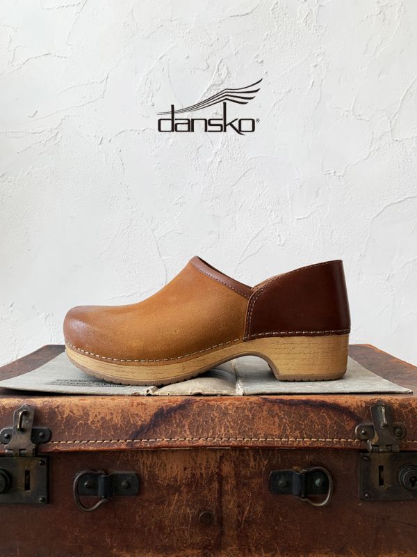 SALE・12月末まで】dansko／ブレナ バーニッシュスエード・Tan